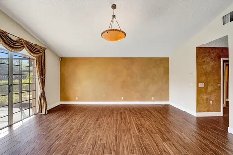 3280 Huntington Weston FL 33332
