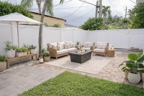 5464 NE 3rd Avenue Oakland Park FL 33334