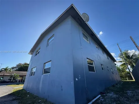 927 S Pine Street Lake Worth FL 33460