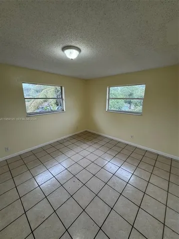 927 S Pine Street Lake Worth FL 33460