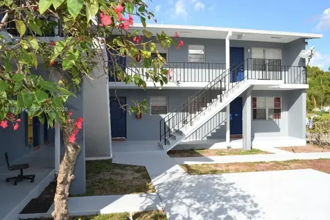 927 S Pine Street Lake Worth FL 33460