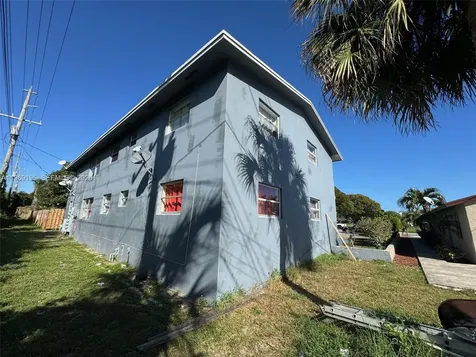 927 S Pine Street Lake Worth FL 33460