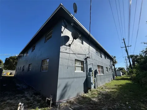 927 S Pine Street Lake Worth FL 33460