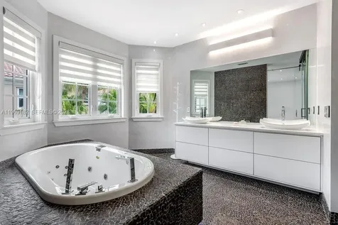 Sunny Isles Beach FL 33160