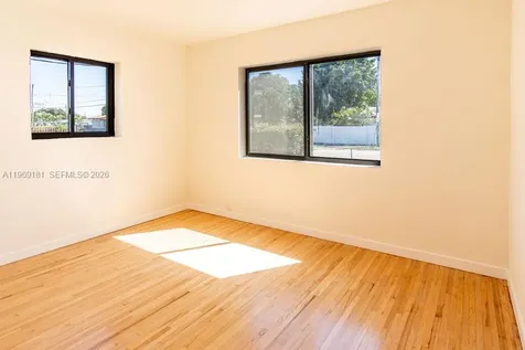 415 E 52nd Street Hialeah FL 33013