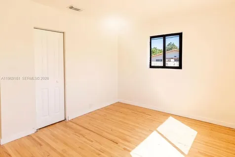 415 E 52nd Street Hialeah FL 33013