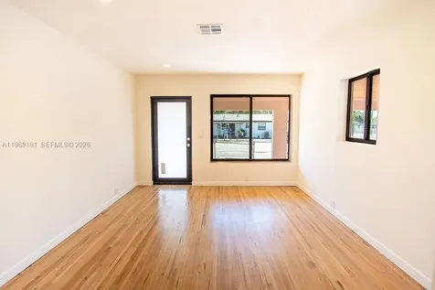 415 E 52nd Street Hialeah FL 33013