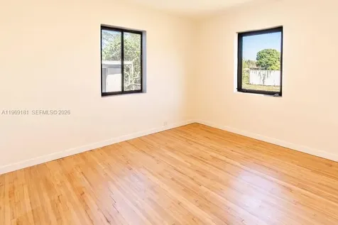 415 E 52nd Street Hialeah FL 33013