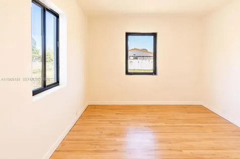 415 E 52nd Street Hialeah FL 33013