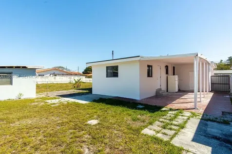 415 E 52nd Street Hialeah FL 33013