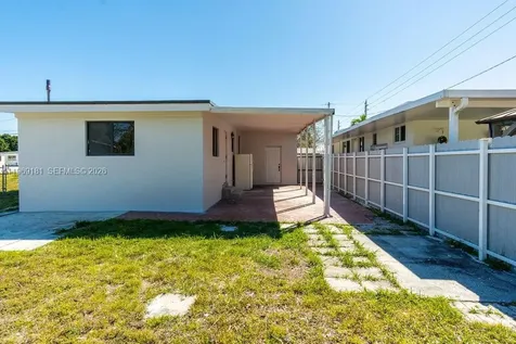 415 E 52nd Street Hialeah FL 33013