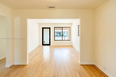 415 E 52nd Street Hialeah FL 33013