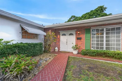 9940 SW 97th Court Miami FL 33176