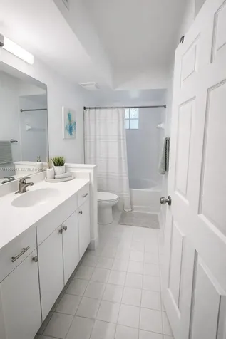 17125 N Bay Road Sunny Isles Beach FL 33160