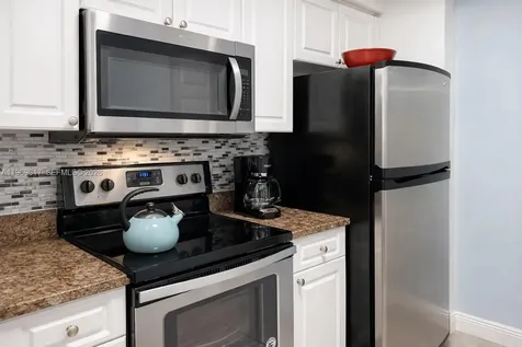 17125 N Bay Road Sunny Isles Beach FL 33160