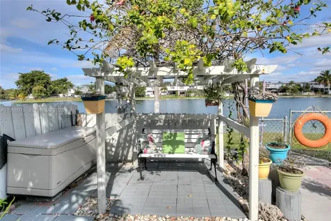 1675 W 72nd Street Hialeah FL 33014