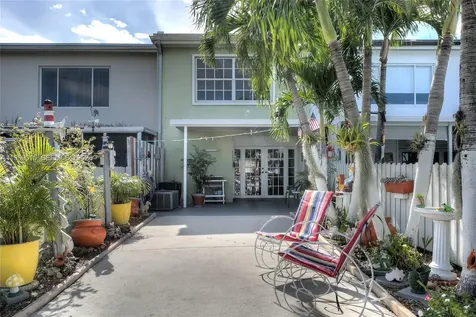 1675 W 72nd Street Hialeah FL 33014