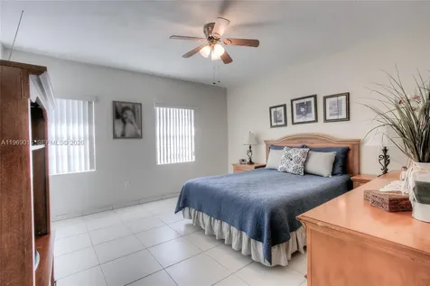 1675 W 72nd Street Hialeah FL 33014