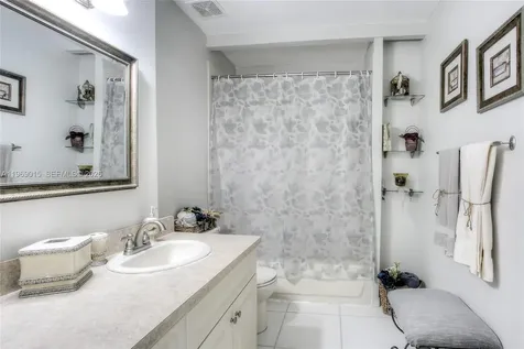 1675 W 72nd Street Hialeah FL 33014