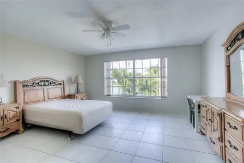 1675 W 72nd Street Hialeah FL 33014
