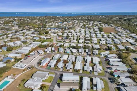 315 NE Cardinal Lane Unit Lot L25 Jensen Beach FL 34957