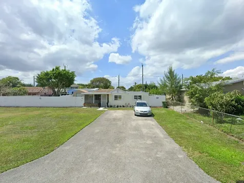 3781 Riedel Avenue Palm Springs FL 33461