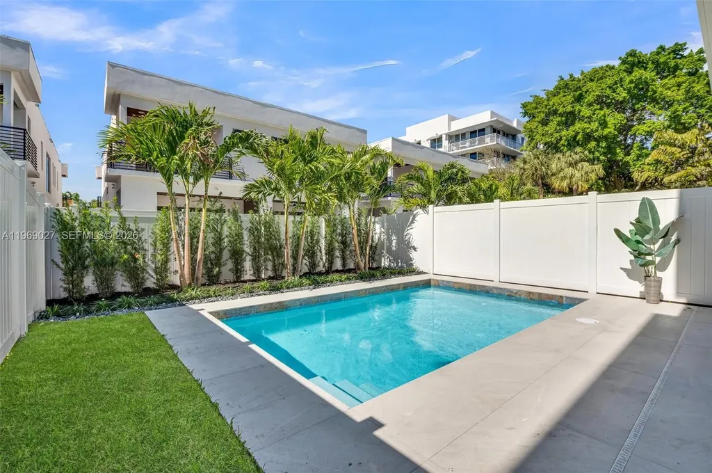 920 NE 17th Avenue Fort Lauderdale FL 33304