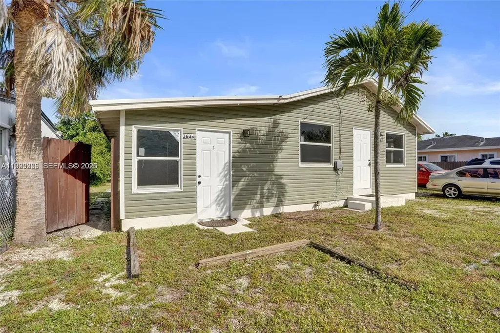 3633 SW 12th Court Fort Lauderdale FL 33312