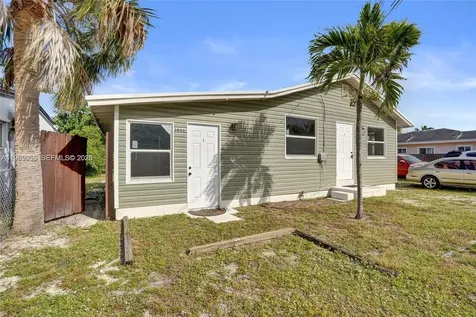 3633 SW 12th Court Fort Lauderdale FL 33312