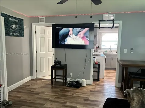 3633 SW 12th Court Fort Lauderdale FL 33312