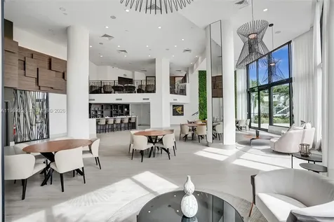 1000 W Island Boulevard Aventura FL 33160