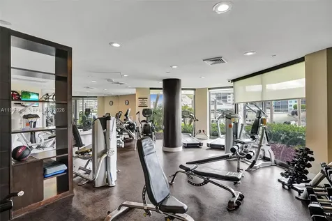 1000 W Island Boulevard Aventura FL 33160
