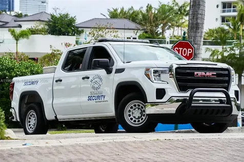 1000 W Island Boulevard Aventura FL 33160