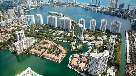 1000 W Island Boulevard Aventura FL 33160