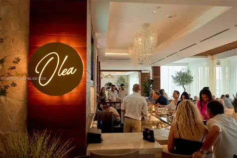 1000 W Island Boulevard Aventura FL 33160