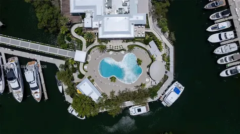 1000 W Island Boulevard Aventura FL 33160