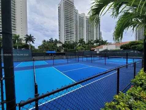 1000 W Island Boulevard Aventura FL 33160