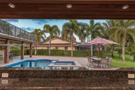 19701 W Oakmont Drive Hialeah FL 33015