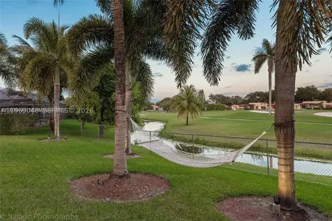 19701 W Oakmont Drive Hialeah FL 33015