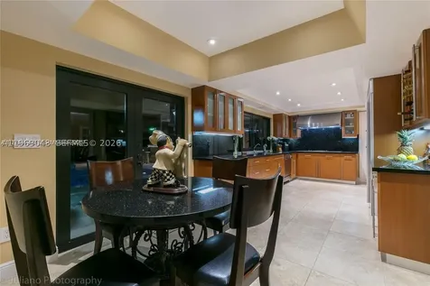 19701 W Oakmont Drive Hialeah FL 33015