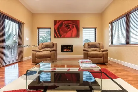 19701 W Oakmont Drive Hialeah FL 33015