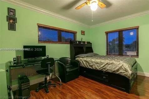 19701 W Oakmont Drive Hialeah FL 33015