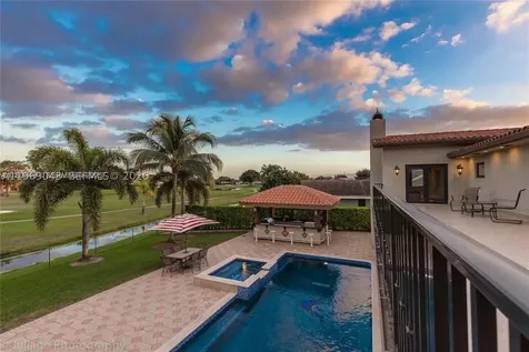 19701 W Oakmont Drive Hialeah FL 33015
