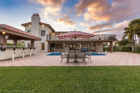 19701 W Oakmont Drive Hialeah FL 33015
