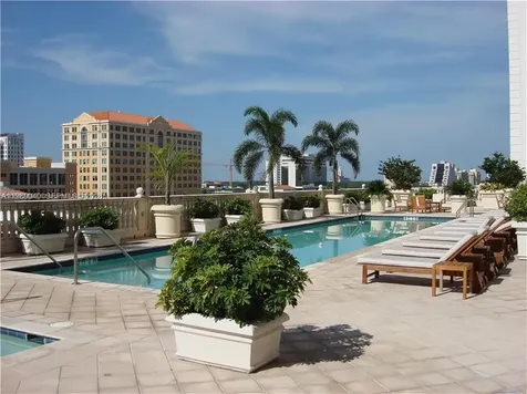 10 Aragon Avenue Coral Gables FL 33134