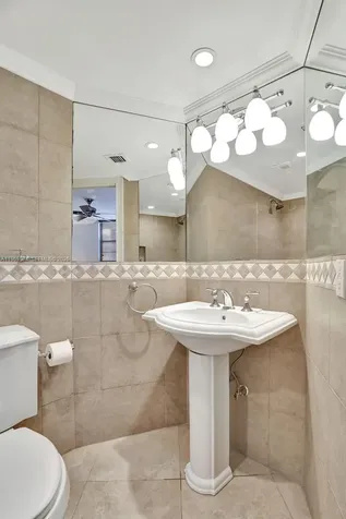 2731 NE 14th St Causeway Pompano Beach FL 33062