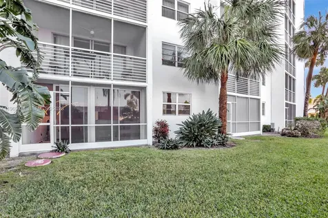 2731 NE 14th St Causeway Pompano Beach FL 33062