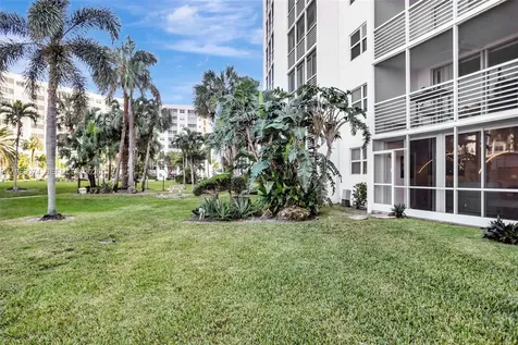 2731 NE 14th St Causeway Pompano Beach FL 33062