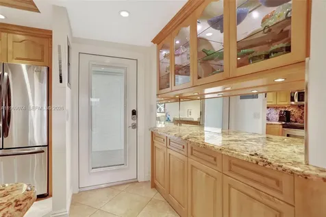 2731 NE 14th St Causeway Pompano Beach FL 33062