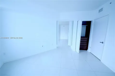 350 S Miami Avenue Miami FL 33130